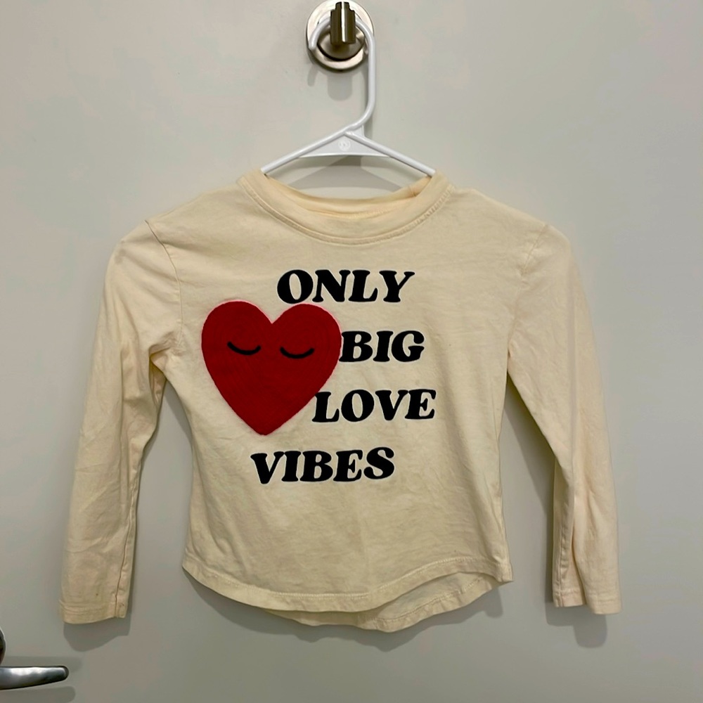 size 7 long sleeve tee, perfect for Valentine’s Day ❤️